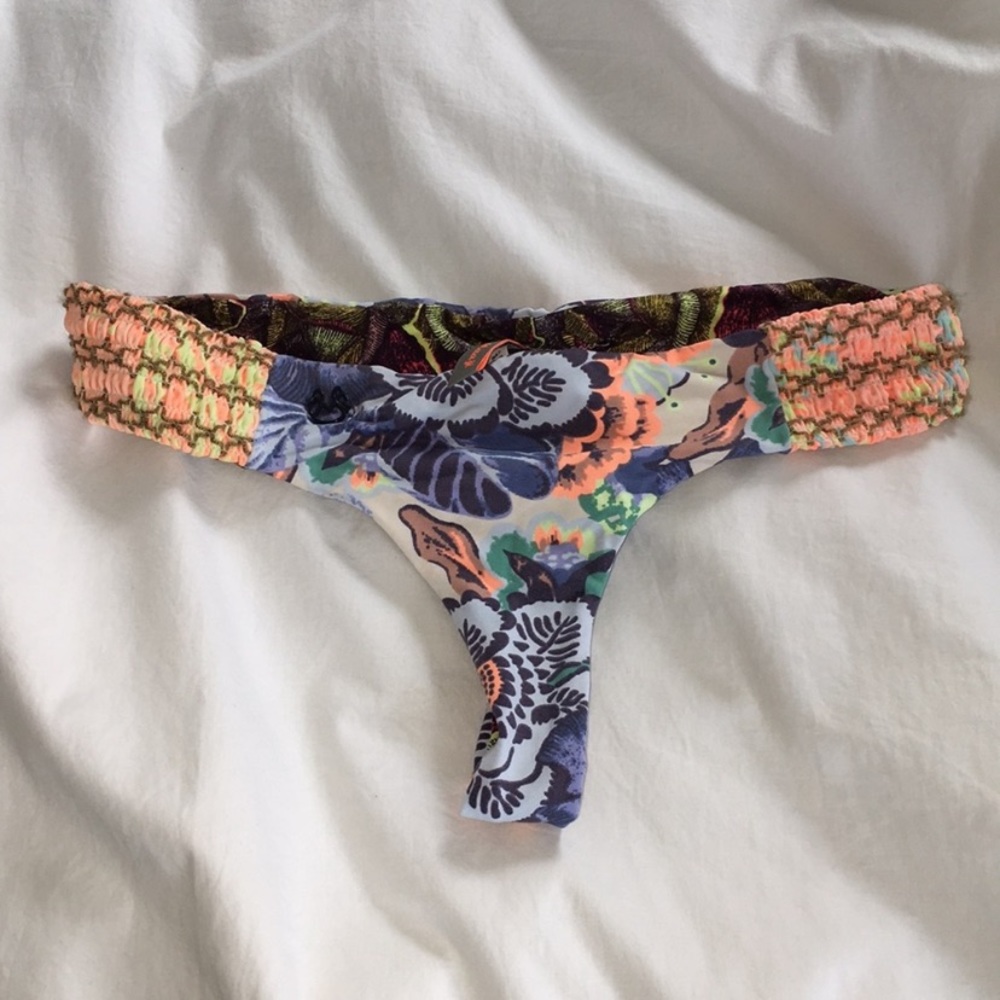 Maaji reversible medium bottoms